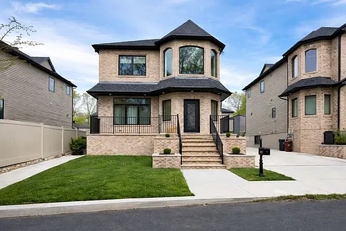 393 Philip Ave #B Photo 1