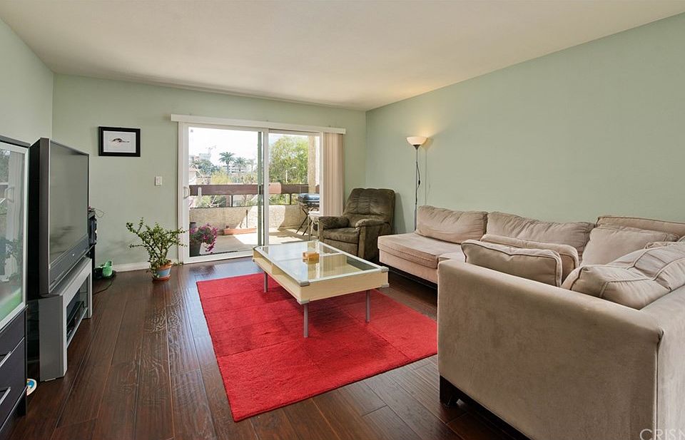 1st image of 1037 N Vista St APT 201