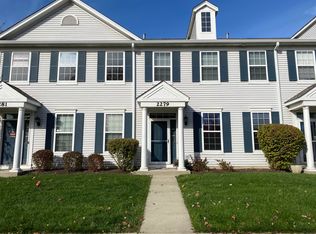 2279 Barrington Dr E #2279, Aurora, IL 60503