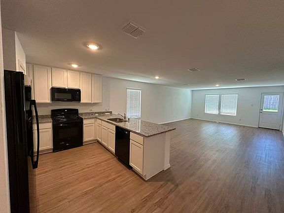 2nd image of 1132 Ashwood Dr