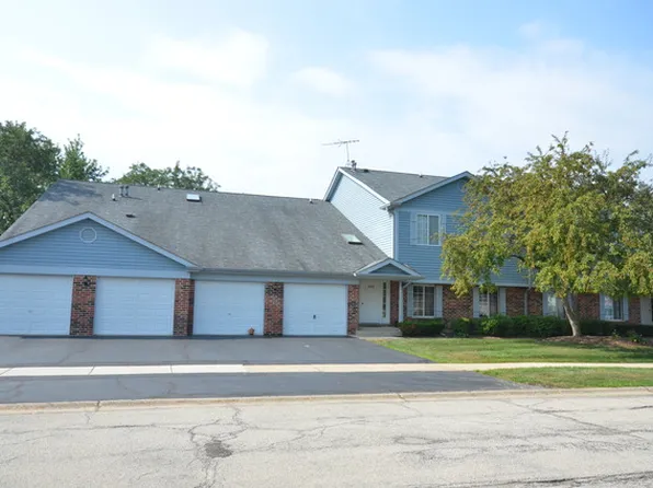 1661 Commodore Ct, Schaumburg, IL