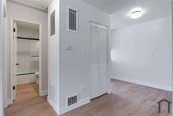 2622 S Hobart Blvd #14 — Photo 9