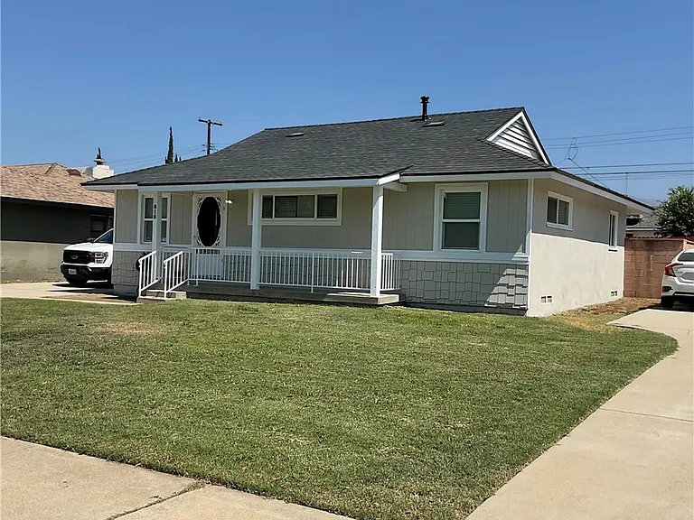 816 W G St — Photo 3