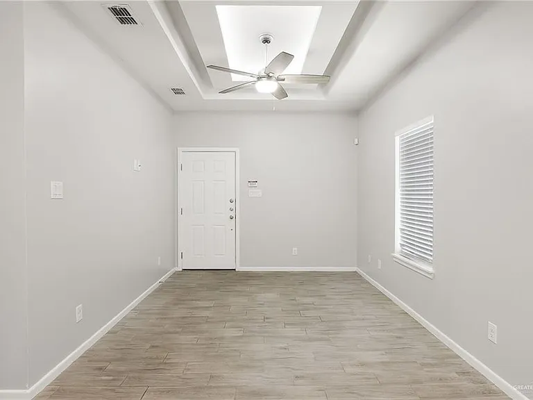 4709 Magnolia Ave #4 — Photo 4