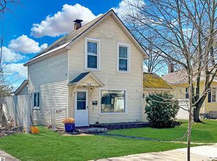 916 Webster St, Traverse City, MI 49686