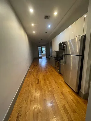 Rented by Greenrock Management | media 10