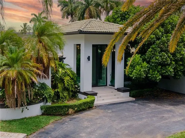 7300 SW 77th Ave