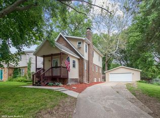 1305 66th St, Windsor Heights, IA 50324