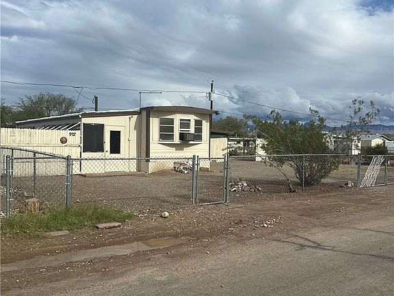 2nd image of 927 Sandy Beach Drive