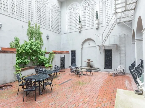 142 Chestnut St APT 8, Boston, MA 02108