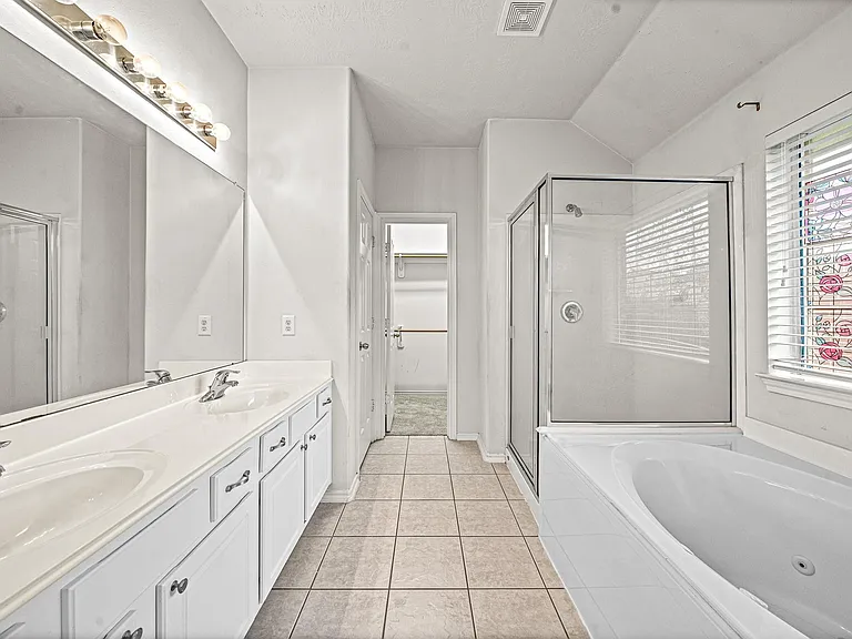 6423 Bonnie Chase Ln — Photo 20