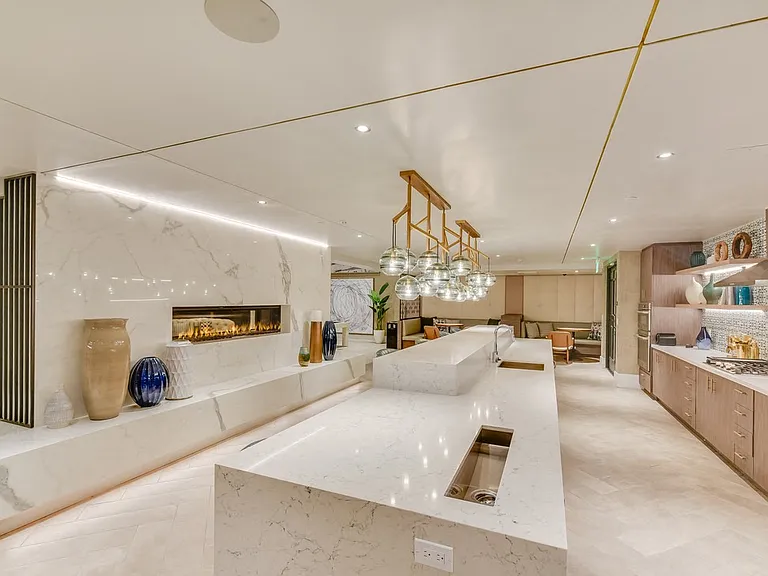 Sola Clubhouse