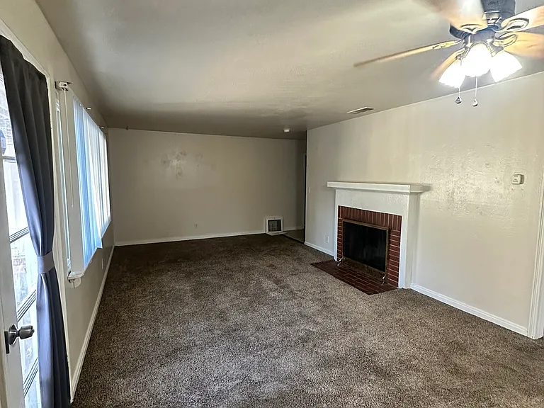 2614 E Michigan Ave — Photo 3