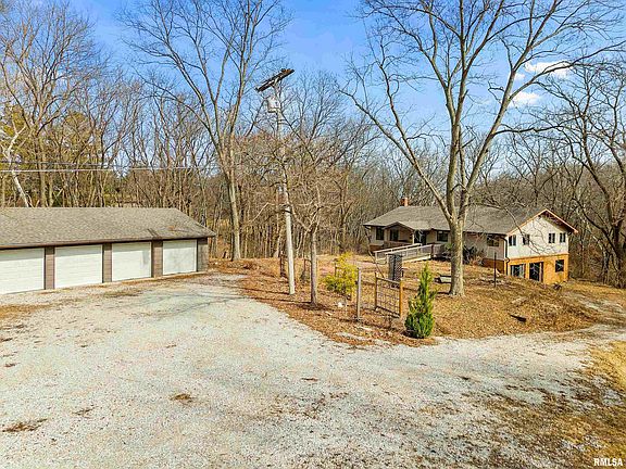 4th image of 220 Schulzki Ln