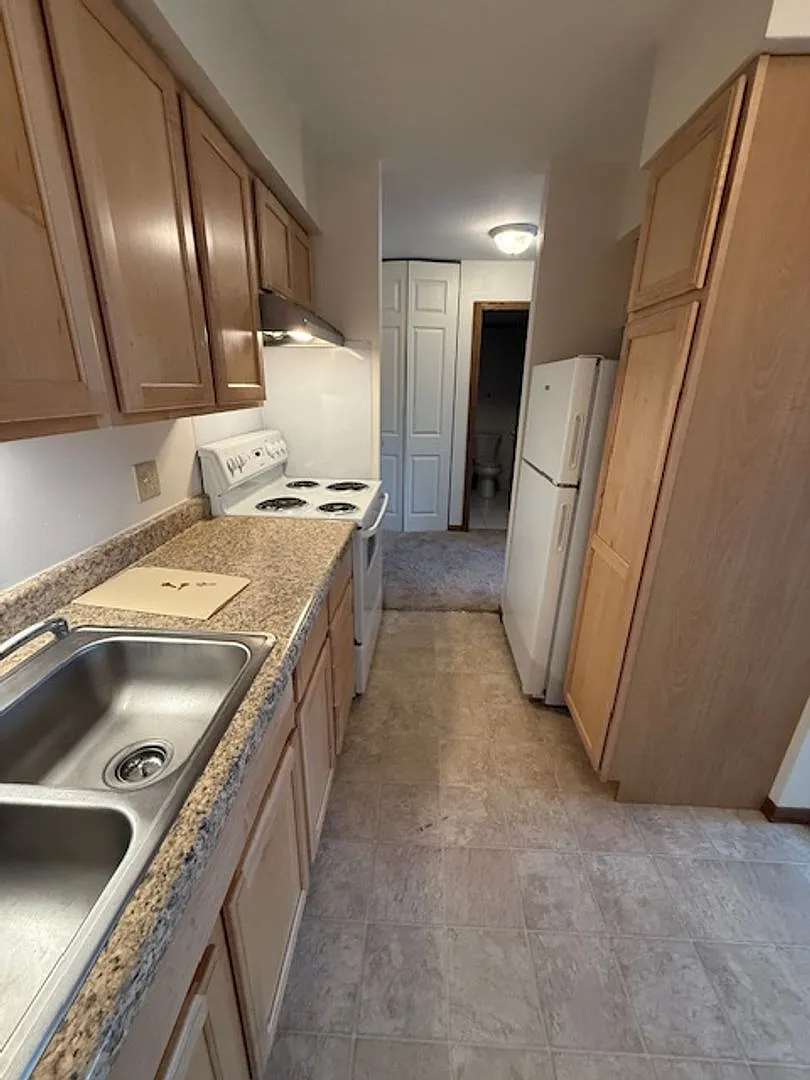 August Management presents the Imperial House — Photo 2