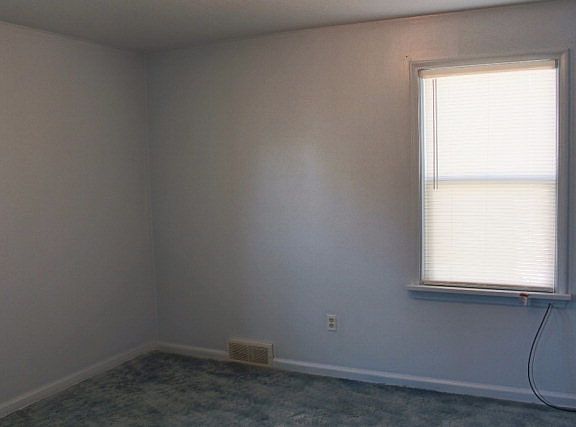 5th image of 386 E 23rd St