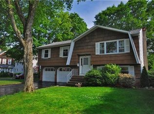 3 Ballston St, Bloomingdale, NJ