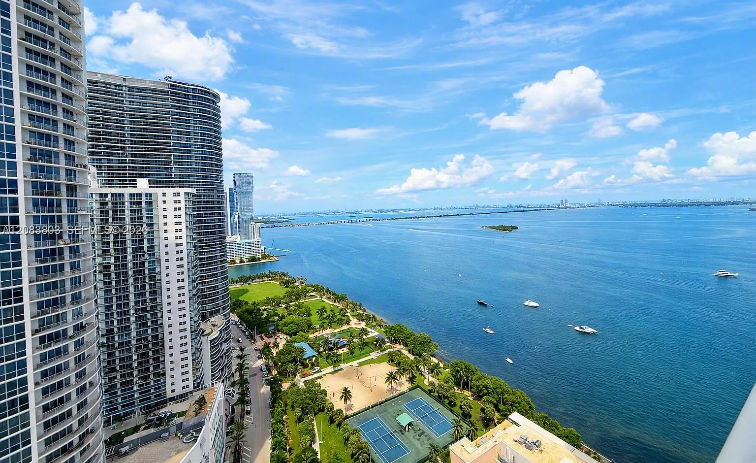 Venetia Condo — Photo 2
