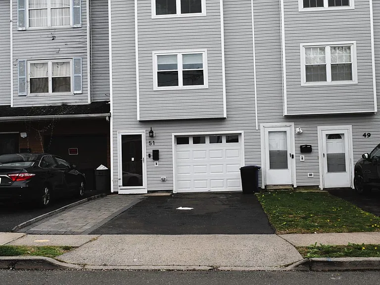 51 Larch St — Photo 3