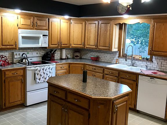 2nd image of 5518 S Elmira Ave