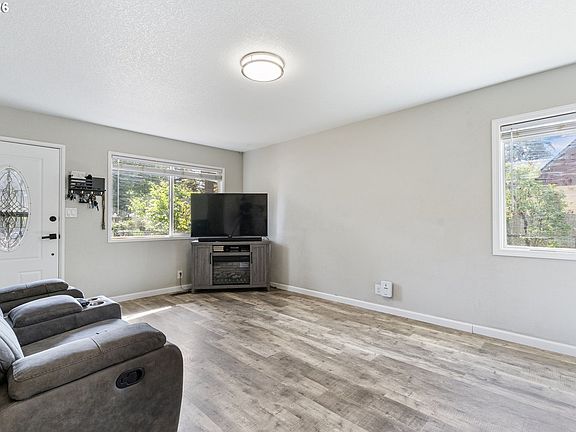 5th image of 2237 SE 139th Ave