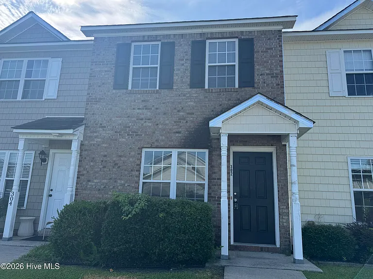302 Streamwood Dr — Photo 1
