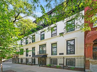 921 N La Salle St, Chicago, IL 60610
