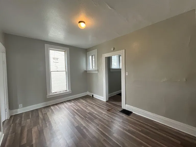 1210 W Powers St — Photo 7
