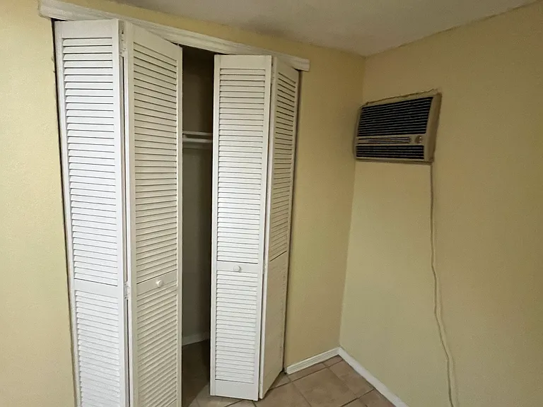708 W Missouri Ave #B — Photo 4