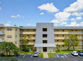 7410 SW 82nd St