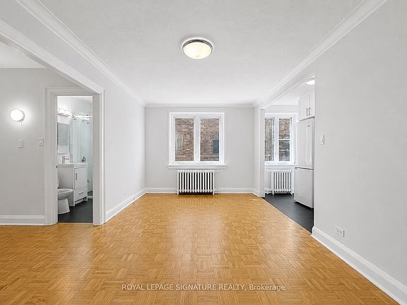 3rd image of 396 Avenue Rd #417