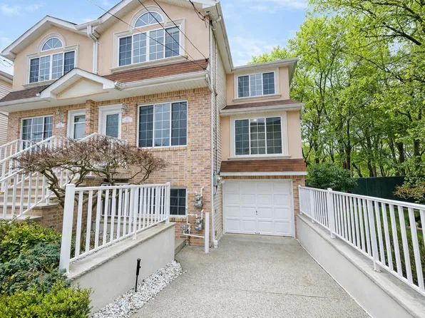34 Orbit Ln #Mez, Staten Island, NY 10314