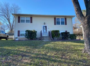 8320 Willow Creek Dr, Roanoke, VA 24019