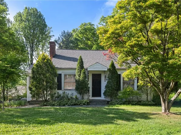 4304 Robinhood Rd, Winston Salem, NC 27106