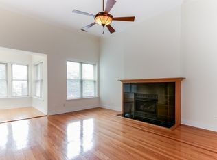 1325 W Albion Ave #2, Chicago, IL 60626