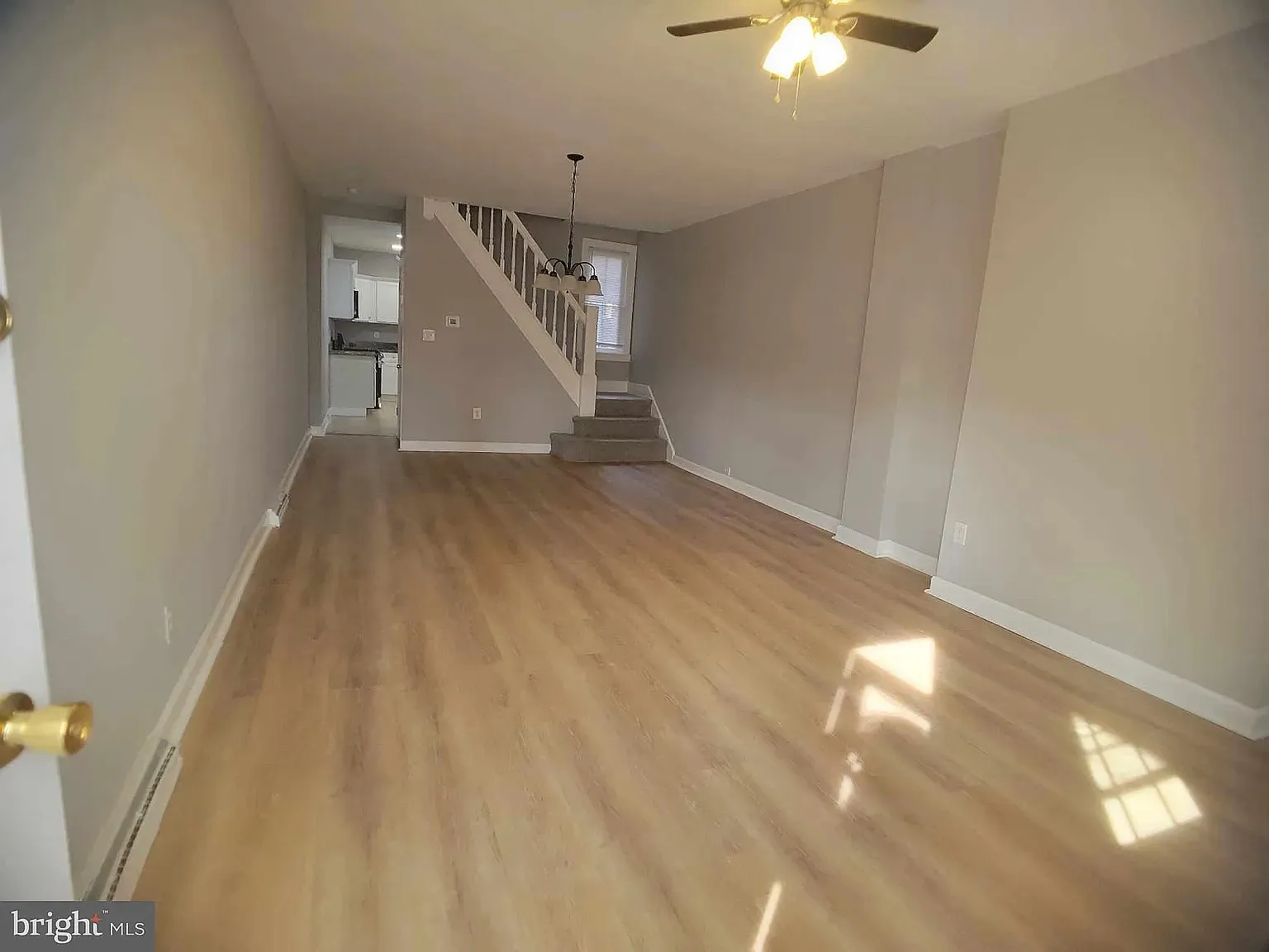 3 bed, 1300 sqft, $1,990 — Photo 2
