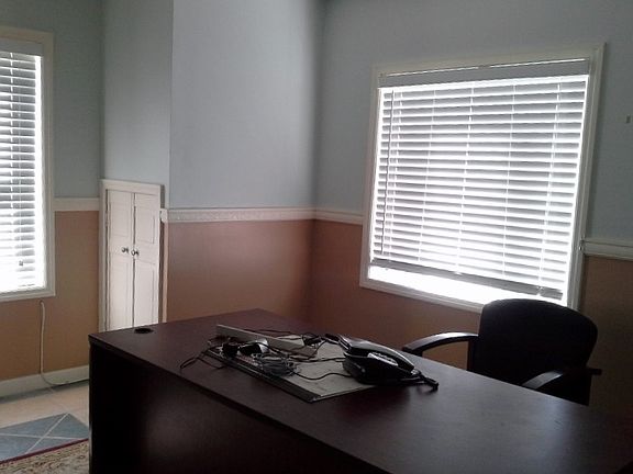 3rd image of 58 Pleasant St