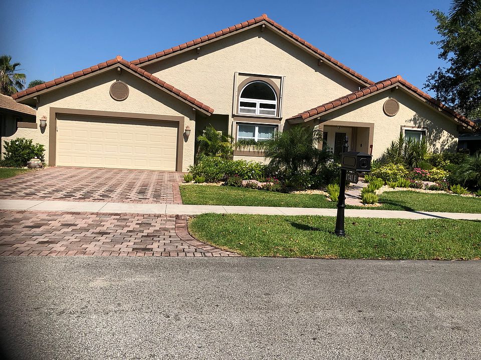 1st image of 1741 E Oak Knoll Cir
