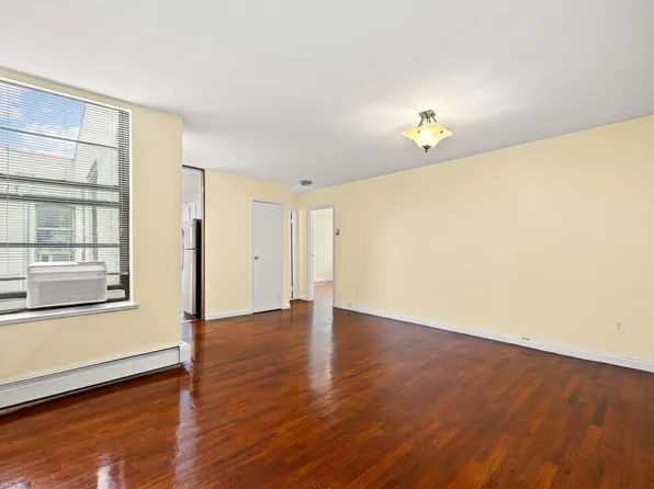 14-23 31st Avenue image 5 of 21