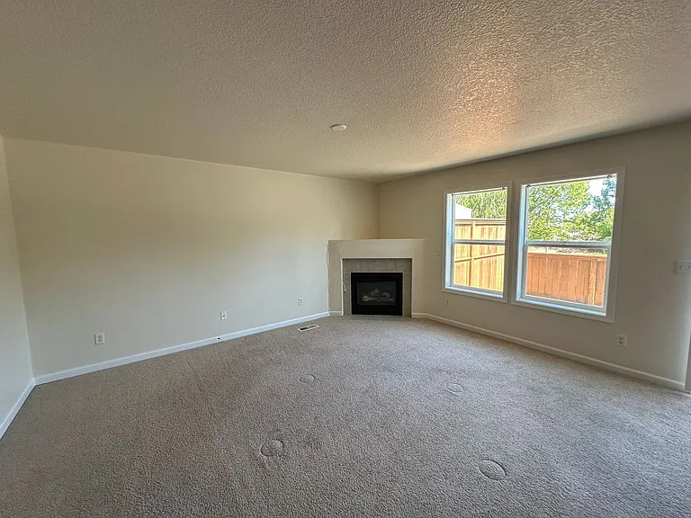 3324 Mia St NE — Photo 11