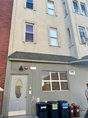 Rented by LDMI Realty Group LLC | media 34