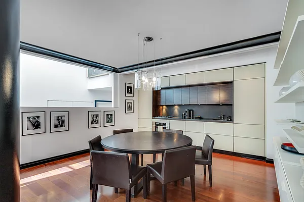 Sold by Prime Realty Luxury | media 18