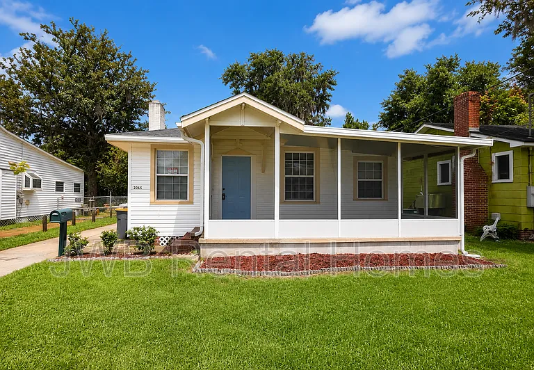 2065 Camden Ave — Photo 1