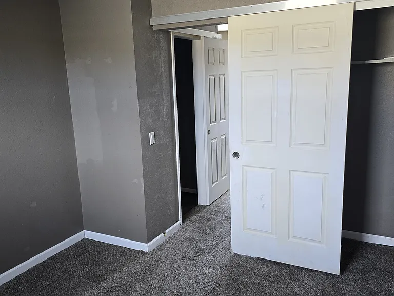 216 S Cavin St #8 — Photo 10