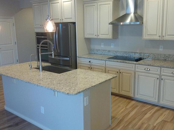 4th image of 932 S Olympic Dr