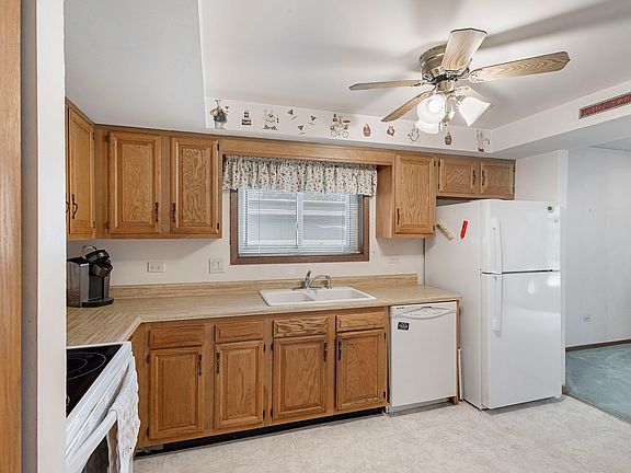 3rd image of 11137 East Rd APT A