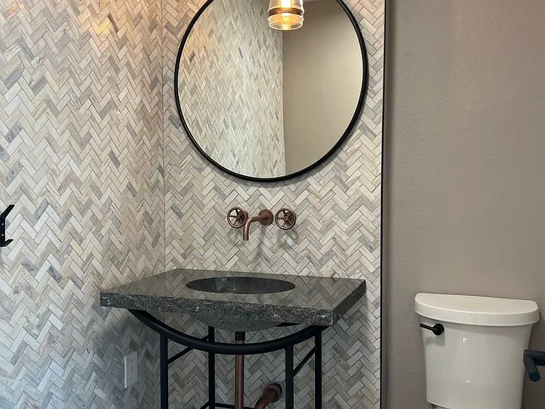 7370 Pembroke Dr — Photo 4