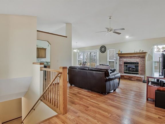 3rd image of 2415 N Regency Lakes Ct