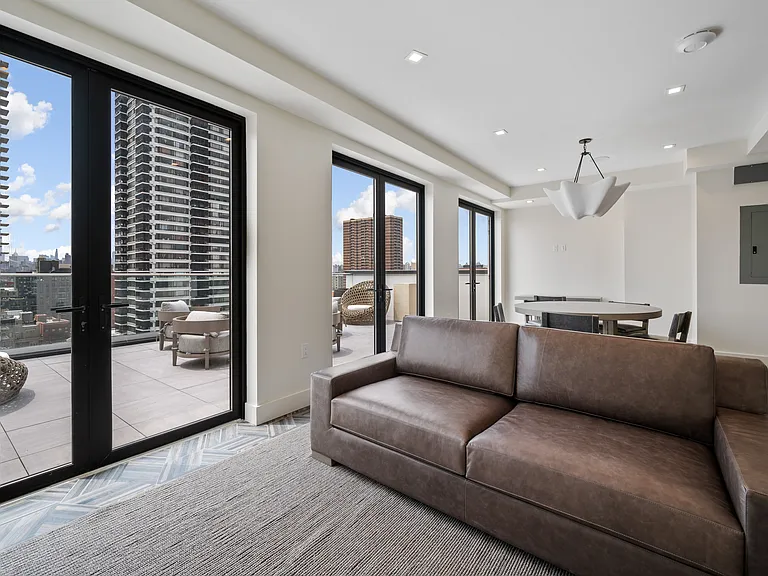 215 E 124th St #7B — Photo 35