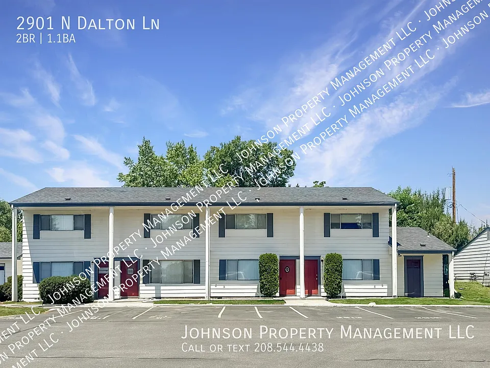 2901 N Dalton Ln